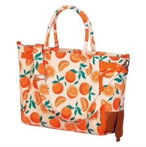 NWT Wine Dispensing Tote with oranges🍊